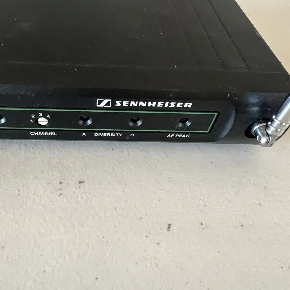 Sennheiser Microphone Diversity Receiver EM1-C Freeport Base Only. Excellent!